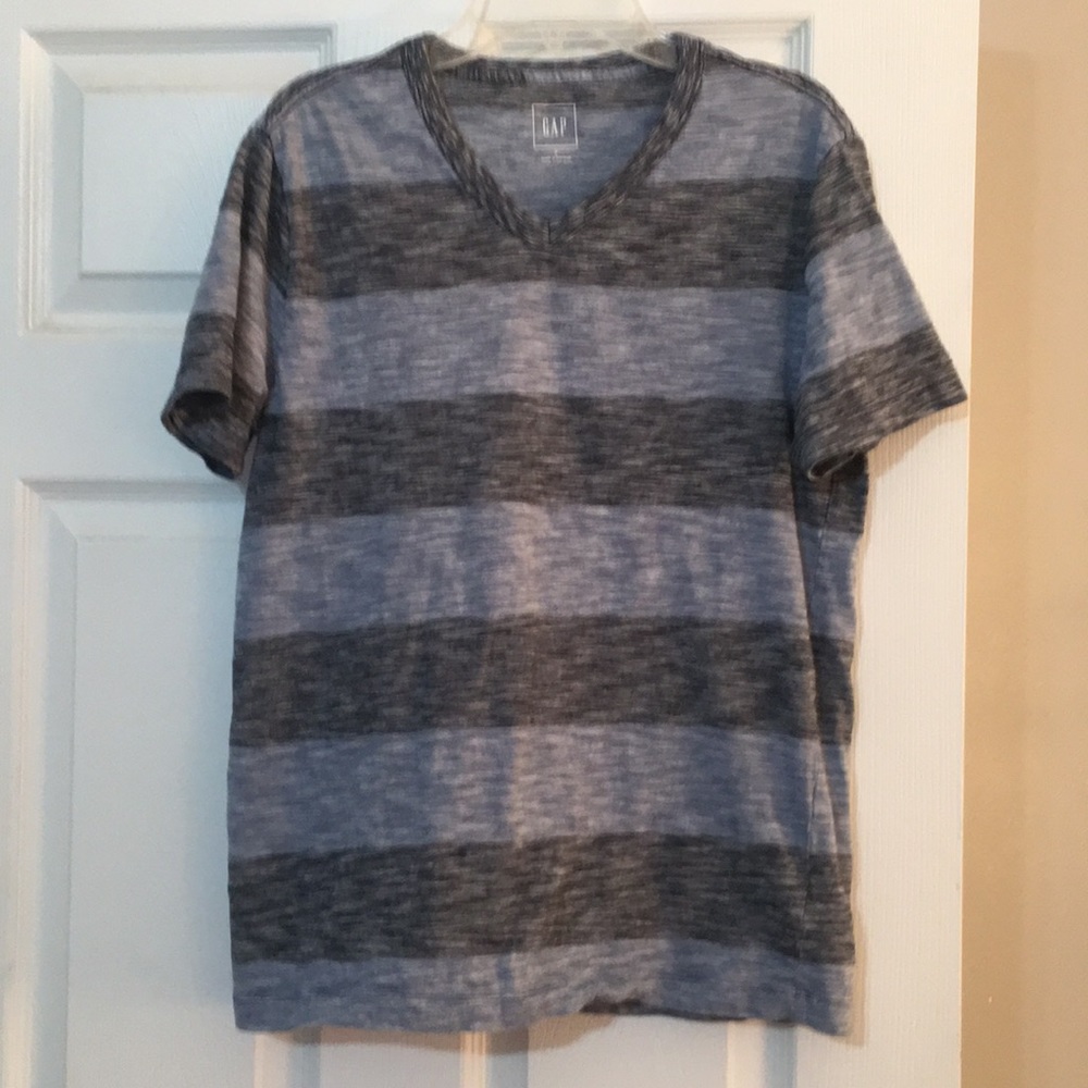 Men’s GAP V-Neck Striped T-Shirt
